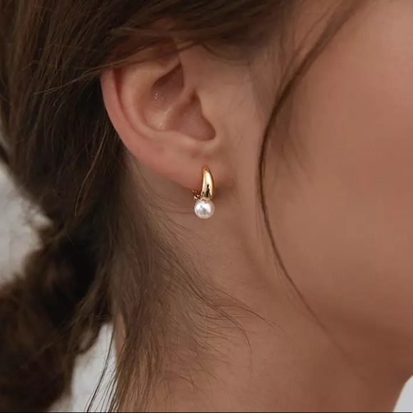 Cute Pearl hoop earrings sterling silver wedding gift vermeil - Picture 1 of 11